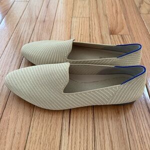 Rothy's Beige Knit Almond Loafers with Blue Trim